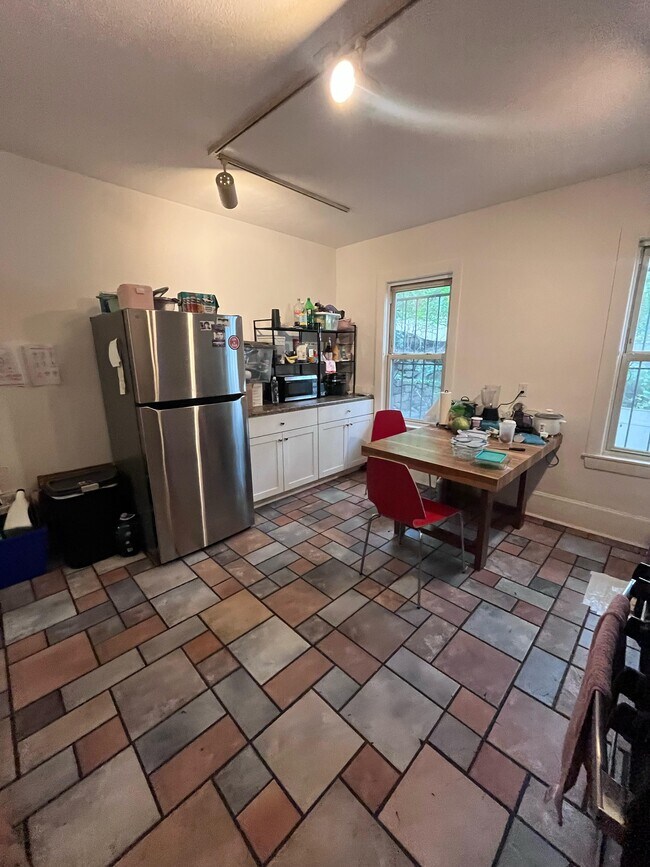 Foto del edificio - 731 Parker St