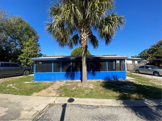 Building Photo - 1544 Fort Meade Rd