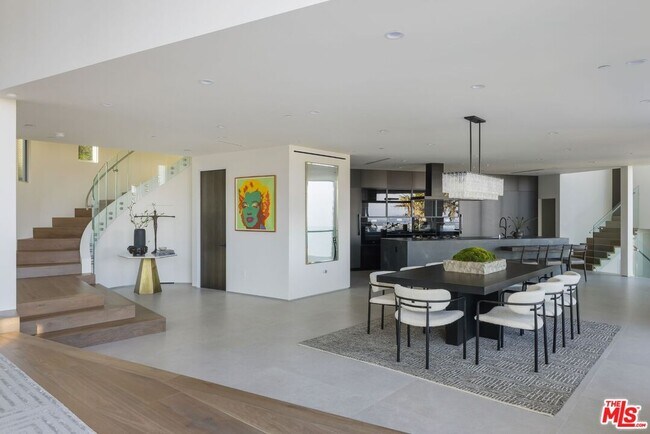 Foto del edificio - 9270 Kinglet Dr