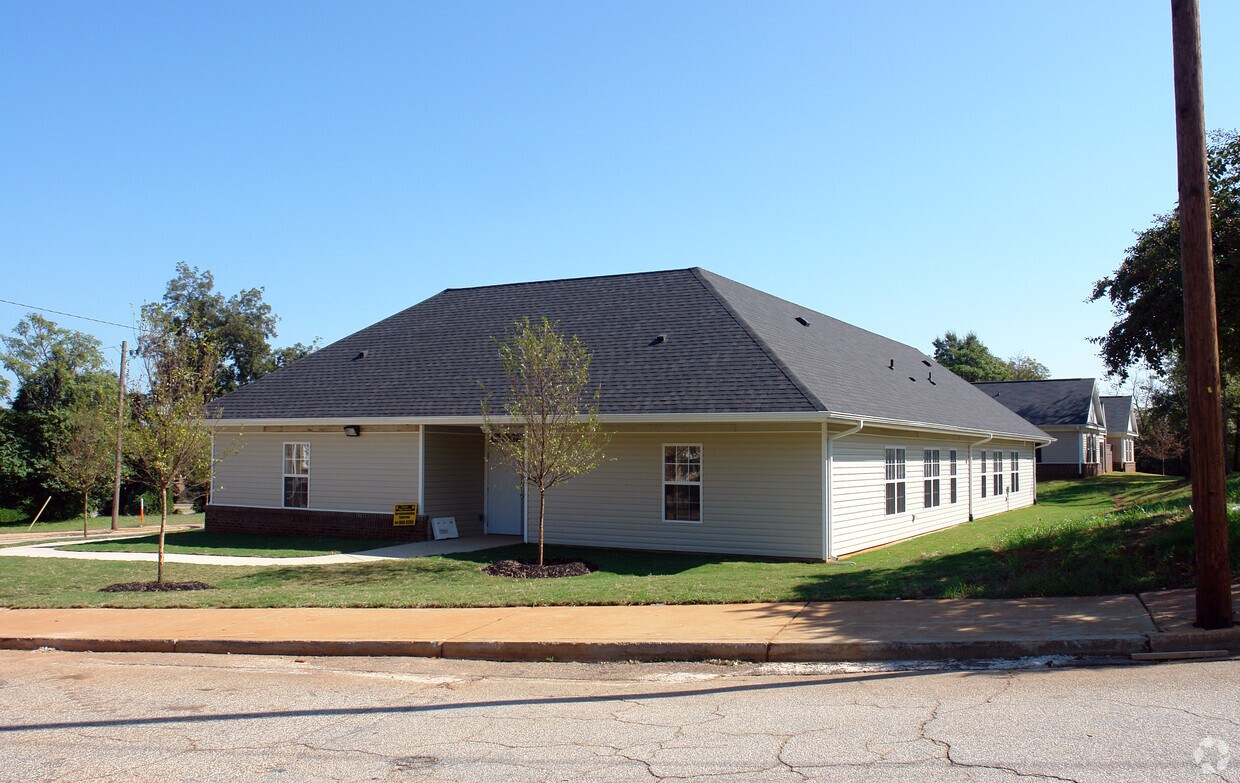 Foto principal - 402-408 N Calhoun St