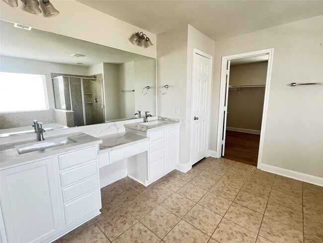 Building Photo - 25210 Quiet Run Trail