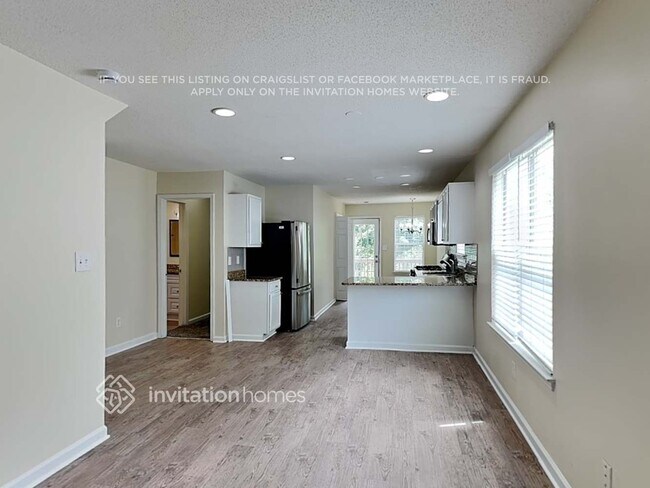 Foto del edificio - 1384 Camrose Ct