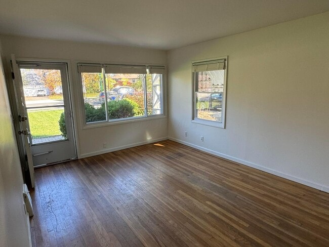 Building Photo - 1953 Fishinger Rd