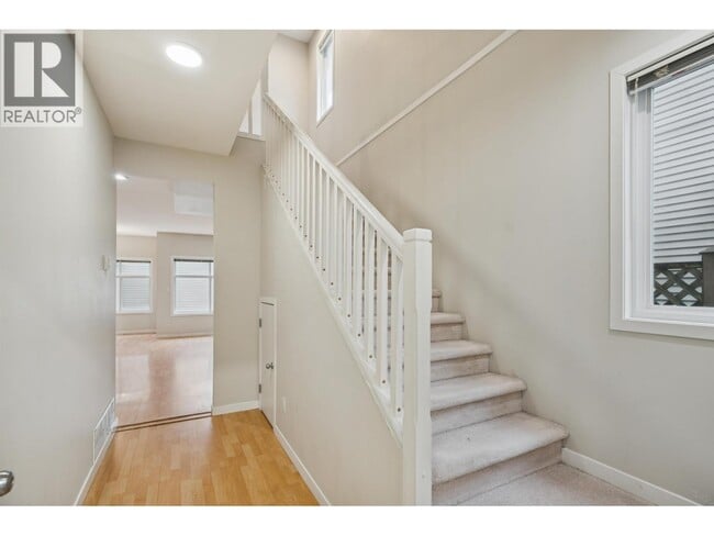 Building Photo - 10526 Odlin Rd