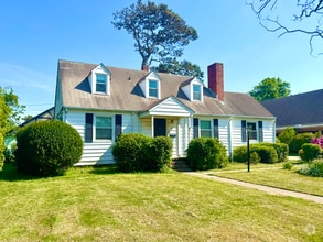 Building Photo - 9632 Sherwood Pl