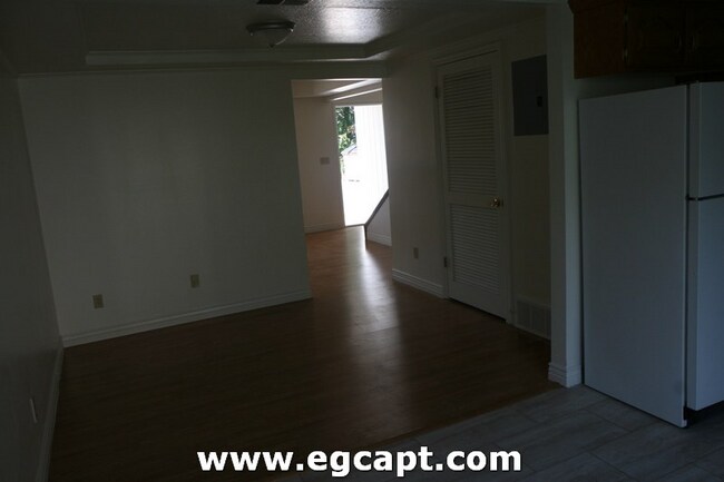 Foto del edificio - 1249 N 400 E