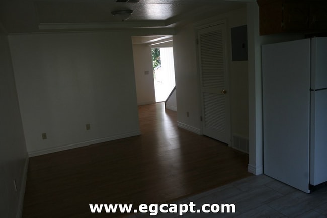 Building Photo - 1249 N 400 E