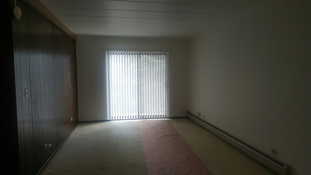 sala de estar - mucha luz natural - 4745 Magoun Ave
