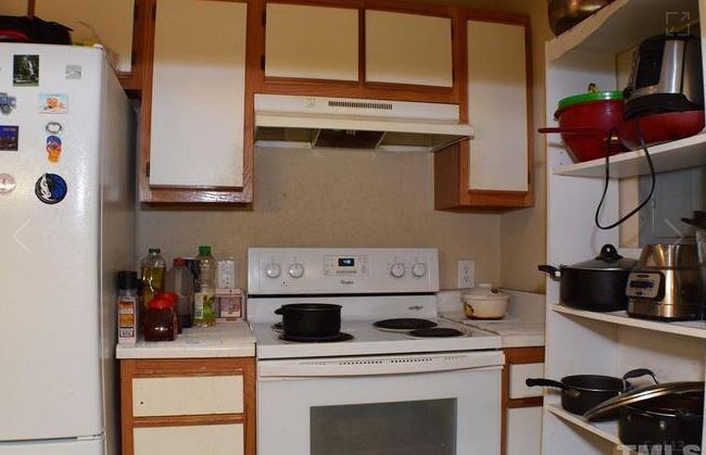 Building Photo - 1221 University Ct