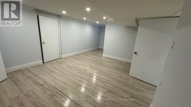 Photo du bâtiment - 199 Acton Ave