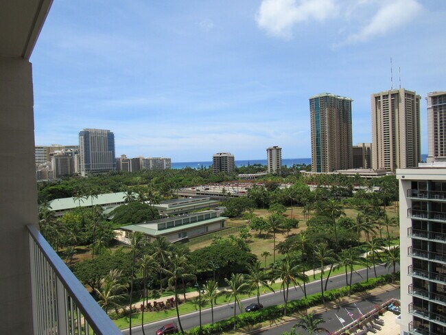 Foto del edificio - PAVILION AT WAIKIKI FULLY FURNISHED 1BD/1BA/1PK CENTRAL AC