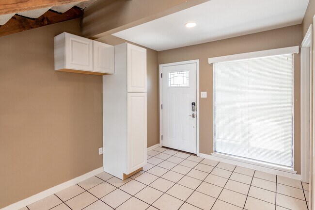 Foto del edificio - 44 April Point Dr S