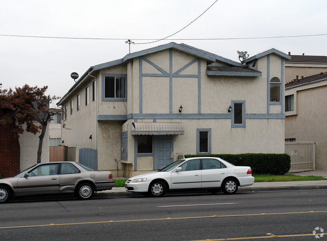 Building Photo - 4451 W 120th St