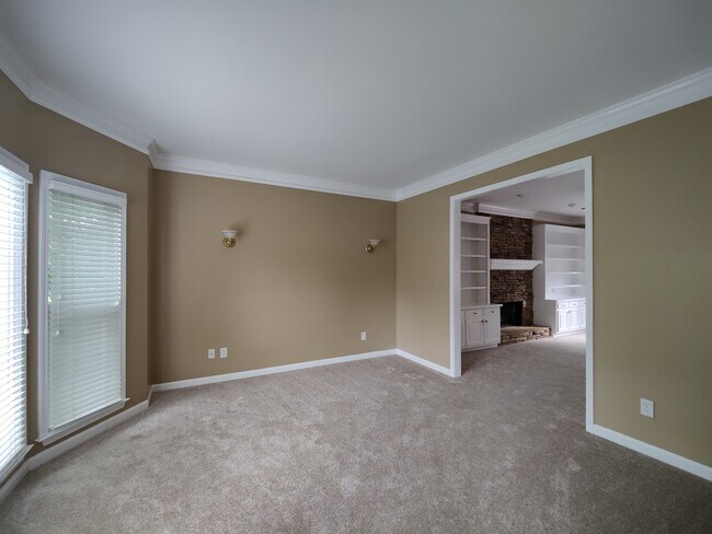 Foto del edificio - 300 Winding Rose Ln