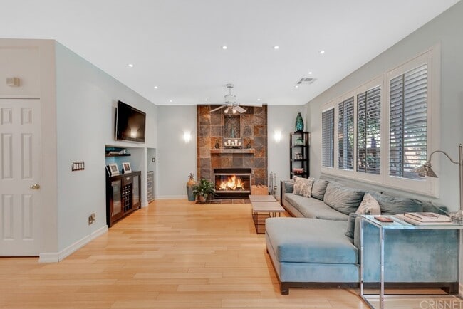 Foto del edificio - 18241 Arminta St