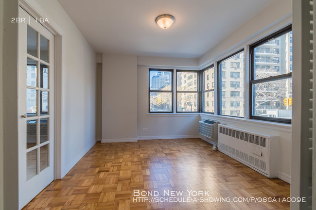 Building Photo - Massive Two Bed In Gramercy Doorman Bldg!