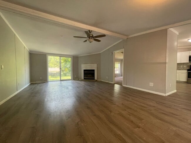 Building Photo - 3 Bedroom 2 Full Bath Home In Valpo