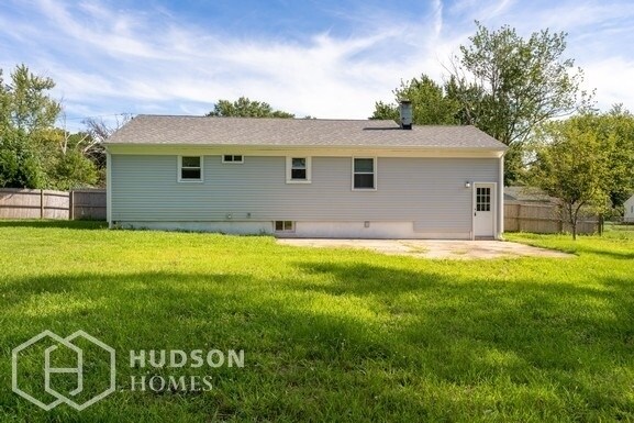 Building Photo - 1328 Crown Ln
