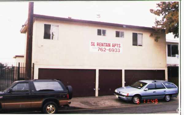 Primary Photo - 1309-1313 N Willowbrook Ave