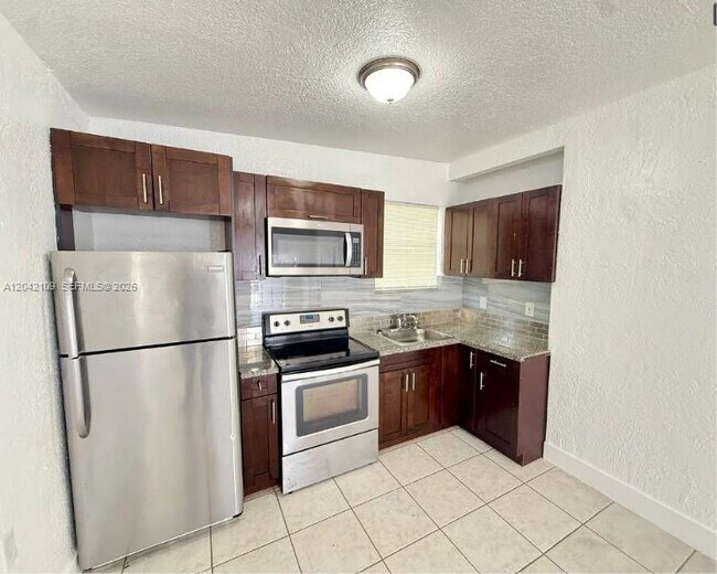 Foto del edificio - 1345 NW 55th St