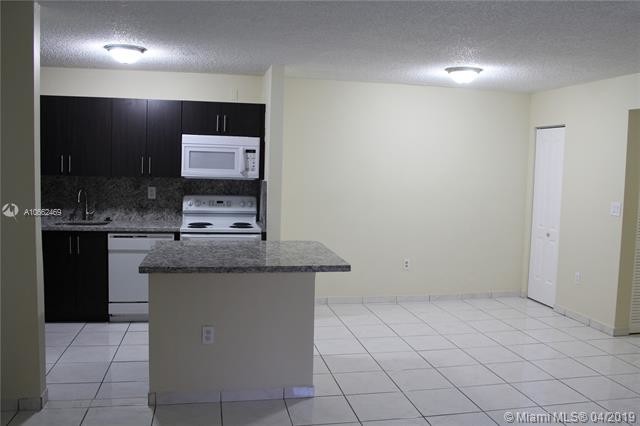 Foto del edificio - 4680 NW 102nd Ave  104-20