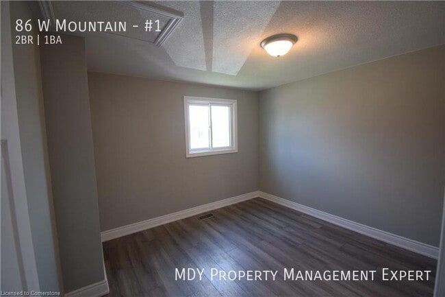 Building Photo - Welcome home to this warm and inviting upp...