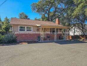 Building Photo - 2 Haselden Dr