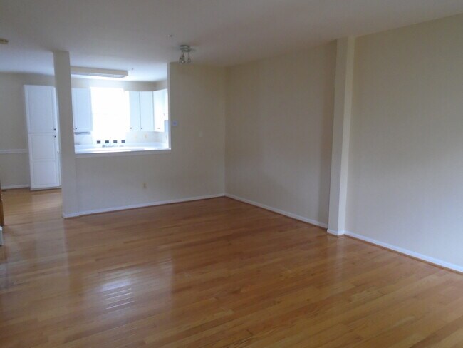 Building Photo - Great Crofton Townhome- Walden Community