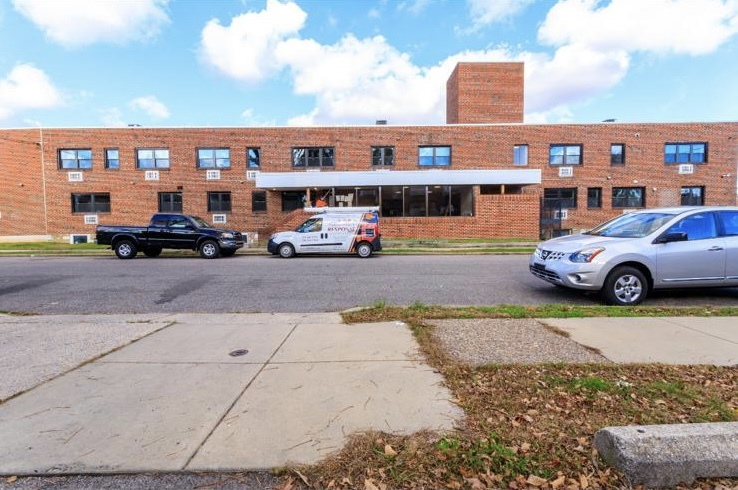 Primary Photo - 625 Unruh Ave