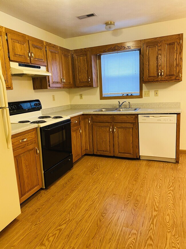 Building Photo - 409 Country Villa Ln