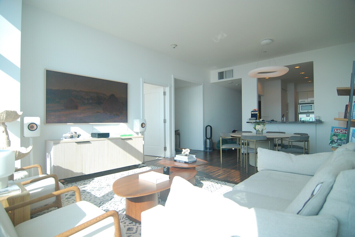 Foto principal - 900 W Olympic Blvd