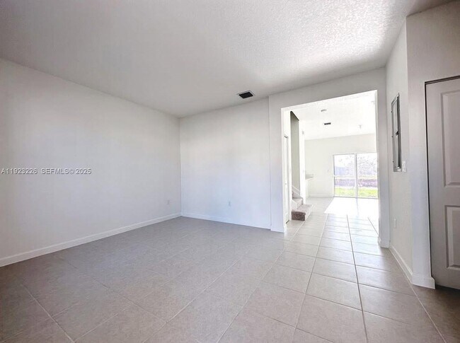 Foto del edificio - 12322 NW 23rd Ct