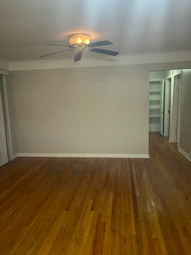 Foto del edificio - 12116 Columbia Ave