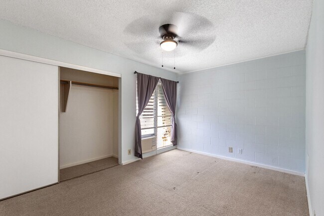 Foto del edificio - Comfortable 3 Bed 1.5 Bath Pet-Friendly Ho...