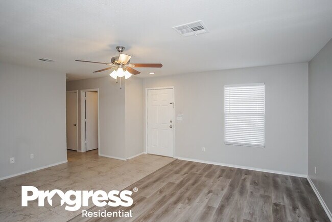 Building Photo - 717 Hitchen Post Dr