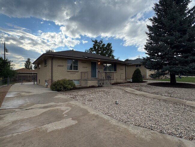 Foto del edificio - 6335 Yukon St