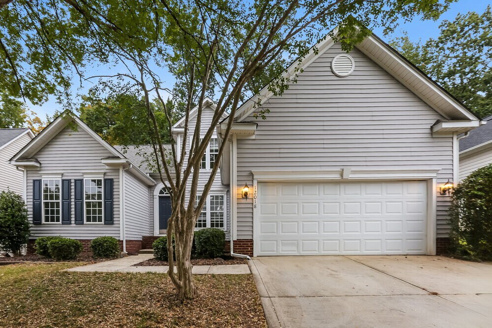 Foto principal - 12018 Cheviott Hill Ln
