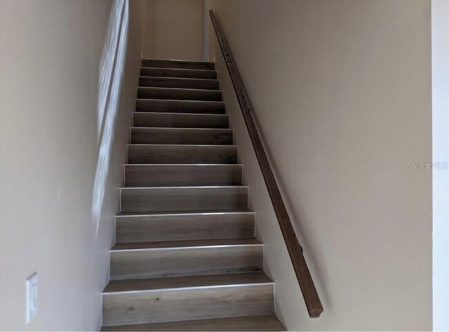 Building Photo - 1355 25th Ave E