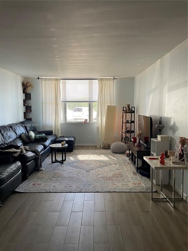 Foto del edificio - 1913 S Ocean Dr