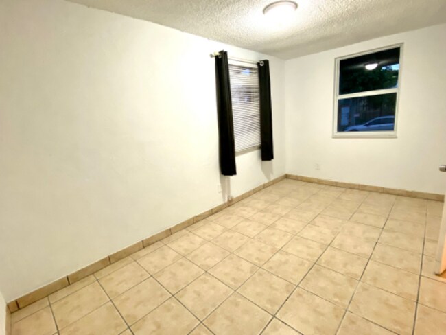 Foto del edificio - 4307 SW 9th St