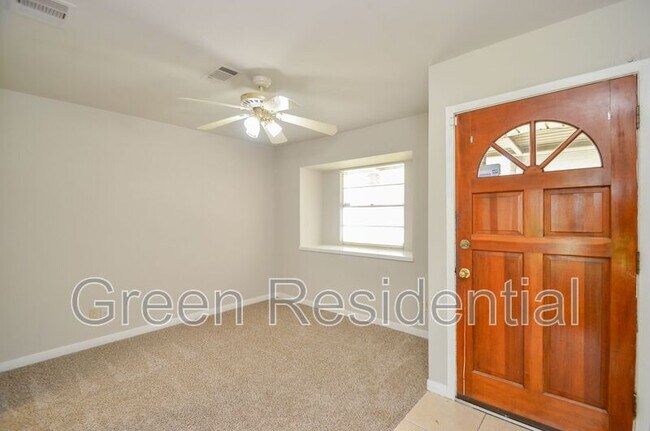 Foto del edificio - 327 Overbluff St