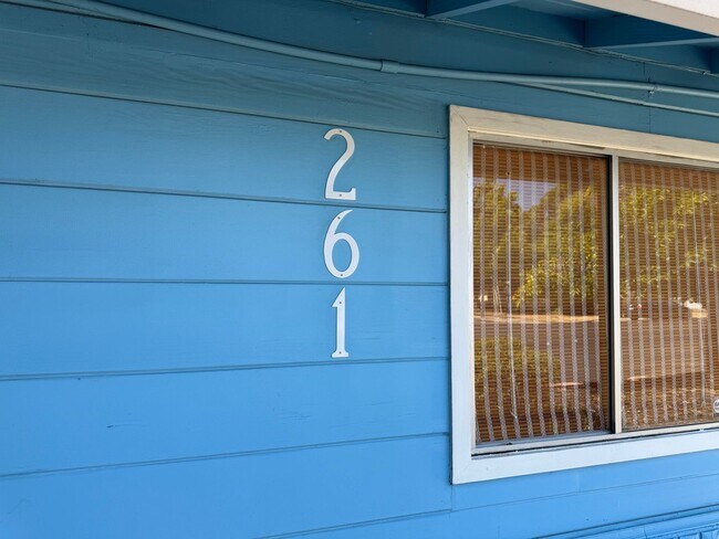 Foto del edificio - Pleasant Living in Pleasant Hill