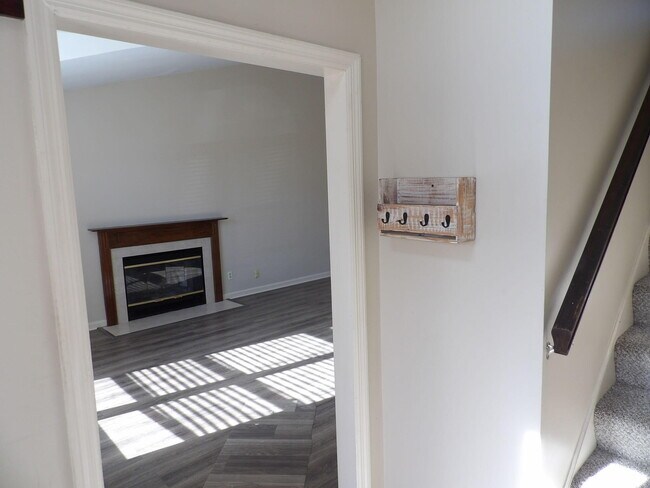 Foto del edificio - 107 Shannon Ln