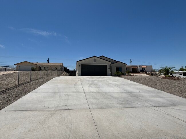 Building Photo - 1790 Palo Verde Blvd S