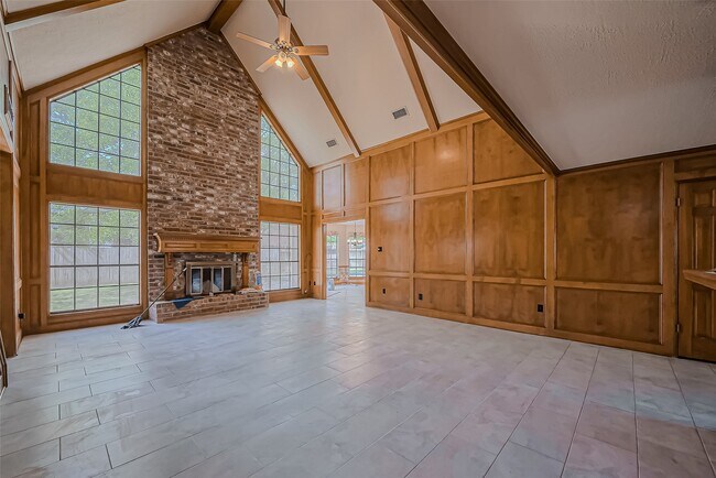 Building Photo - 18307 Champion Forest Dr