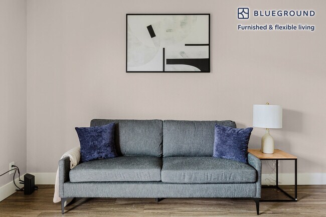 Foto del edificio - 766 Edgewater Blvd