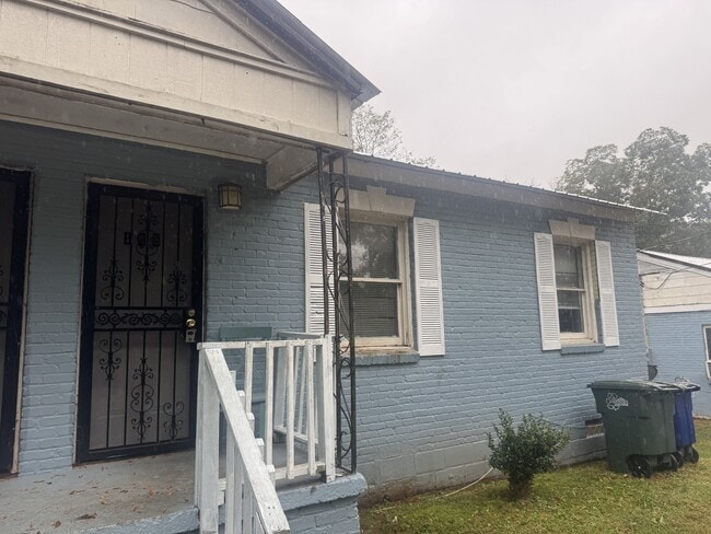 Foto del edificio - 108 Thurman Ave