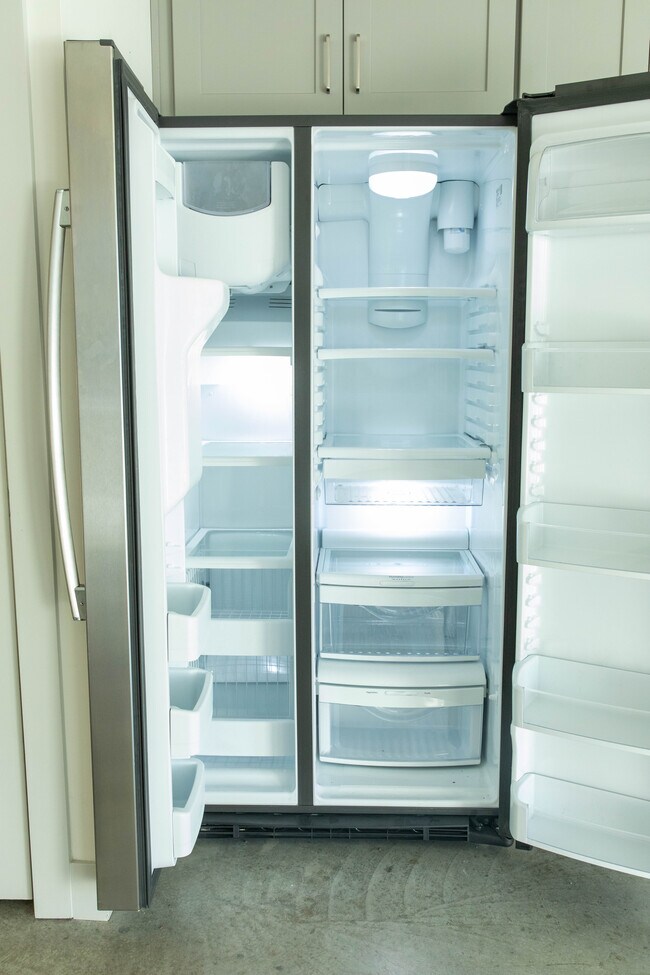 Refrigerador (Acero inoxidable) - 376 Herron Dr