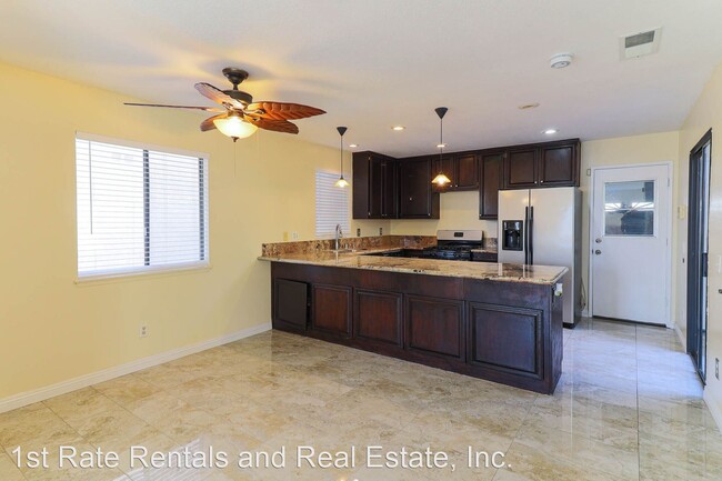 Foto del edificio - 3 br, 2.5 bath House - 4857 Village Green Way