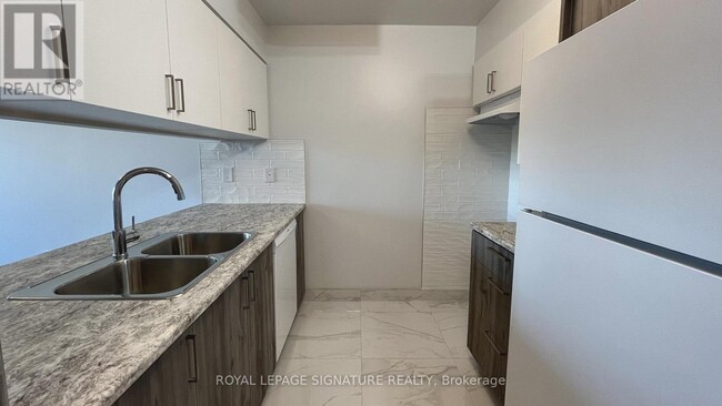 Photo du bâtiment - 10 Laurelcrest St